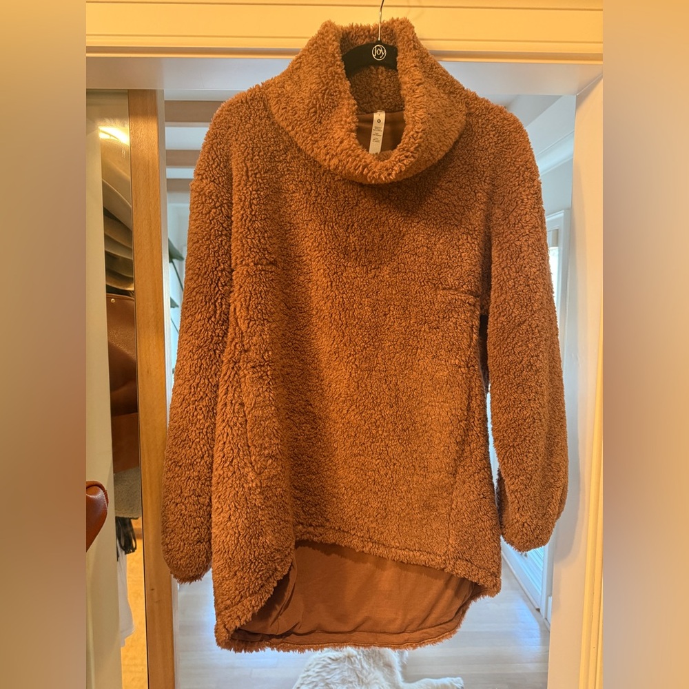 Lulu Lemon Warmth RestoreTeddy pullover Like New Size 8